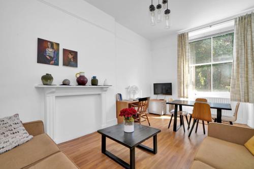 Bedford Place Hostels - Tap to explore photos