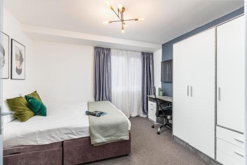Spacious and Modern 4 Bed Apartment next to Borough Station