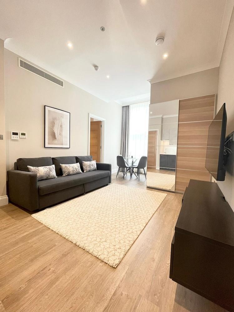 Cleveland Residences Chelsea Room Type - One-Bedroom Apartment with Double Sofa Bed