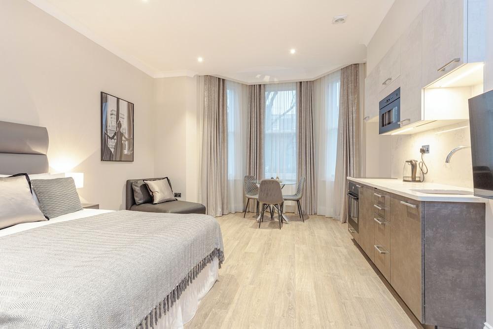 Cleveland Residences Chelsea Room Type - Family Studio Suite with Single Sofa Bed