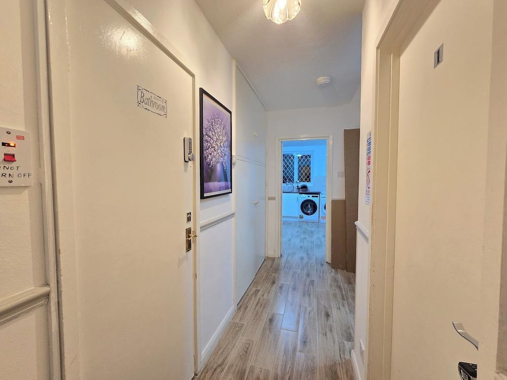 London Marylebone Grendon rooms - Tap to explore photos