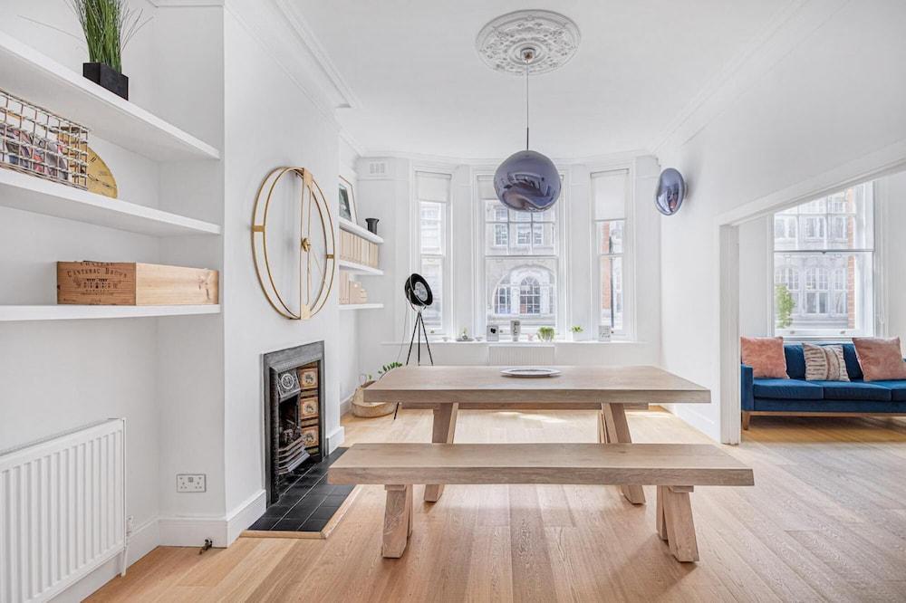 Contemporary Flat in the Centre of Fitzrovia - Tap to explore photos