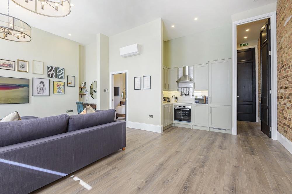 Oak & Poppy Apartments Room Type - Design Apartment