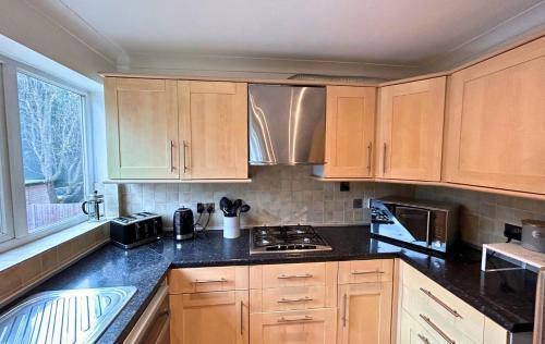 Putney Stylish Fantastically located 4 bedroom Townhouse - Tap to explore photos