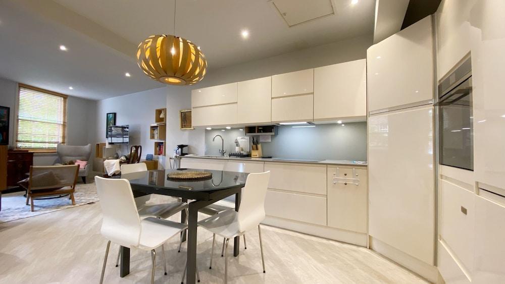 Stunning 3-bed House in Central London Westminster - Tap to explore photos