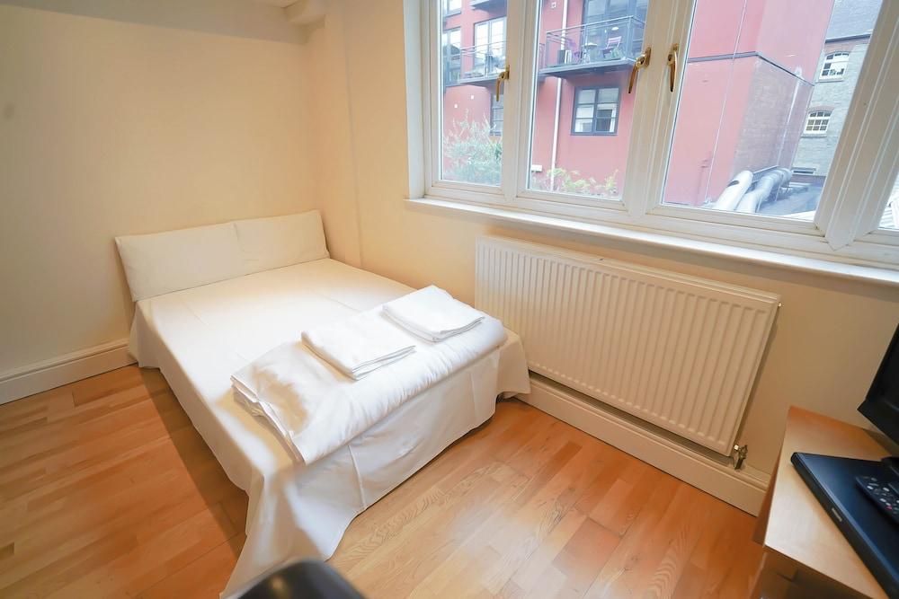 Lovely 2-bed Apartment in London - Tap to explore photos