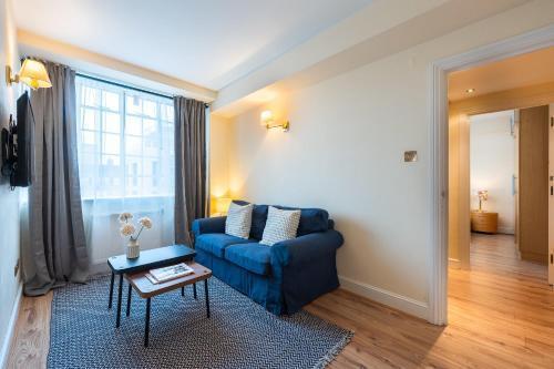 CAPITAL One Bedroom Flat Chelsea Cloisters 724 - Tap to explore photos