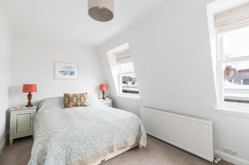 Charming flat with balcony in Pimlico