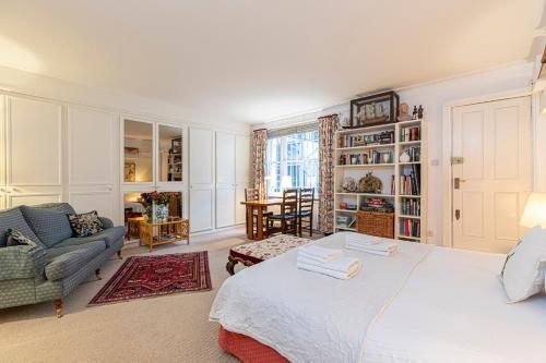 Attractive flat in Little Venice
