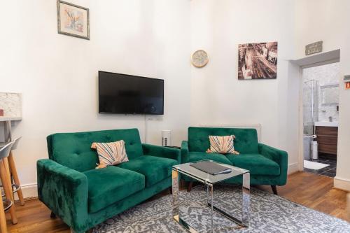 DELUXE AirConditioned Two Bed Apt in Covent Garden - Tap to explore photos