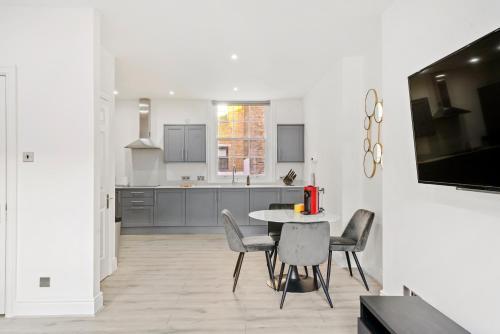 Hububb Luxury Knightsbridge Apartments - Tap to explore photos