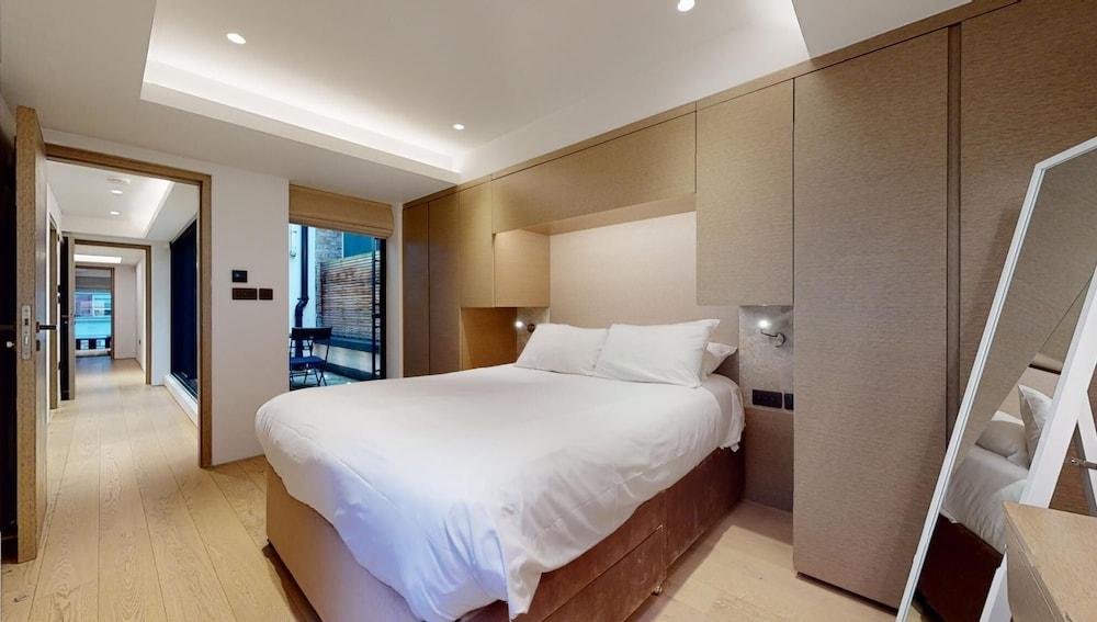 Maddox Street - 2 bed - Tap to explore photos