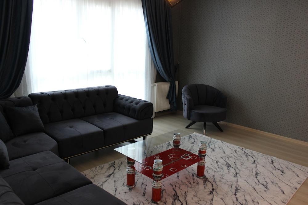 Quars Suite Room Type - Comfort Room