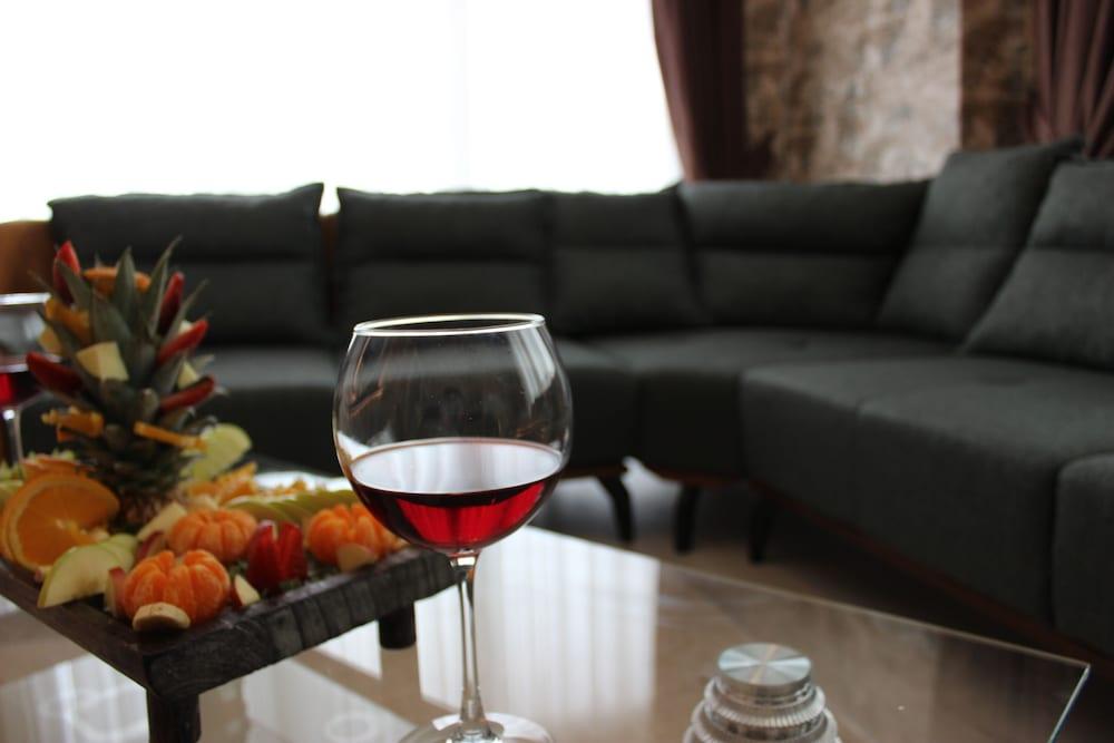 Quars Suite Room Type - Luxury Apartment, 2 Bedrooms