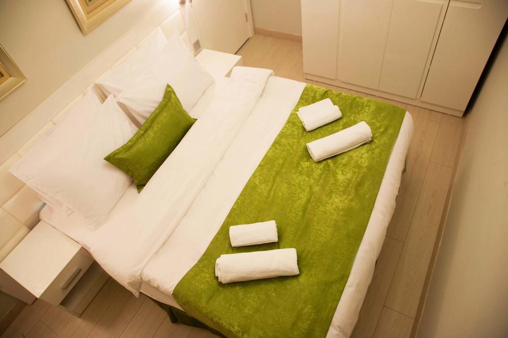 Premium Residence Taksim Square - Tap to explore photos