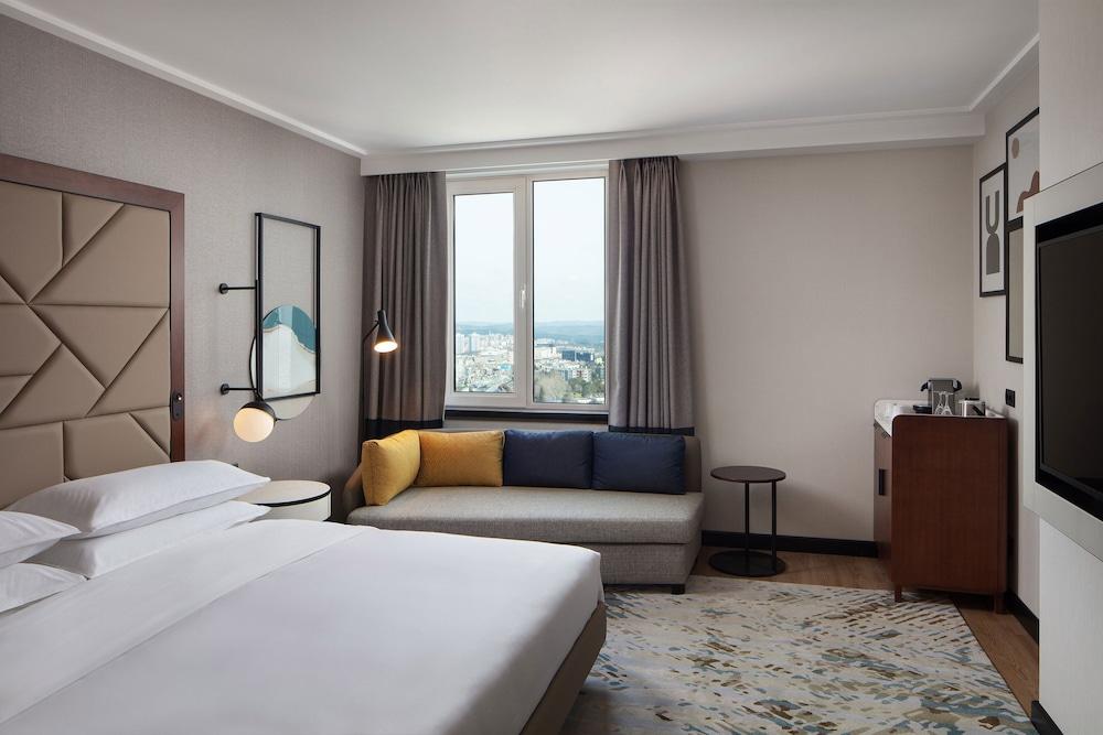 Sheraton Istanbul Levent - Tap to explore photos