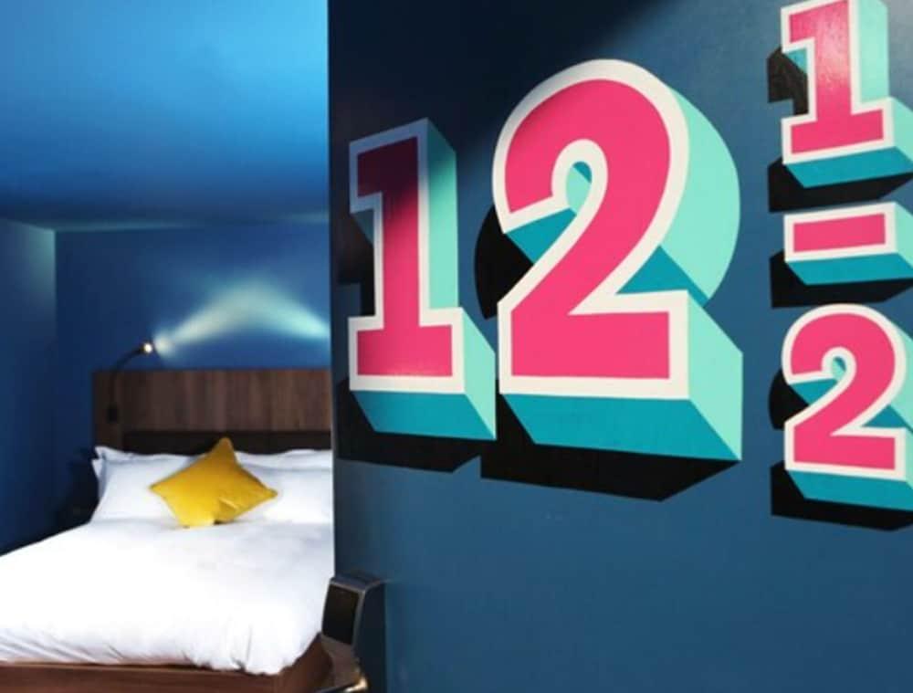 Cherry Bar Rooms Room Type - Family Room