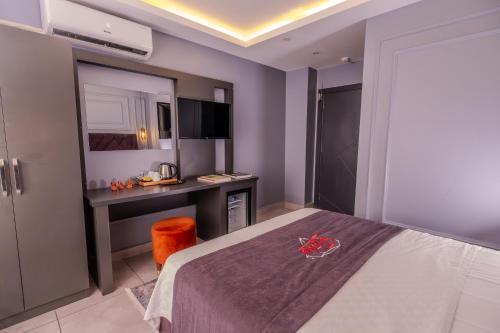 Ruby Suit Room Type - Standard Double Room