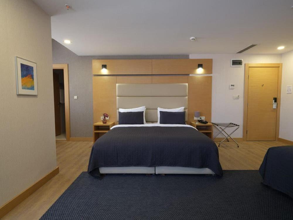 Merlin Hotel Istanbul - Tap to explore photos