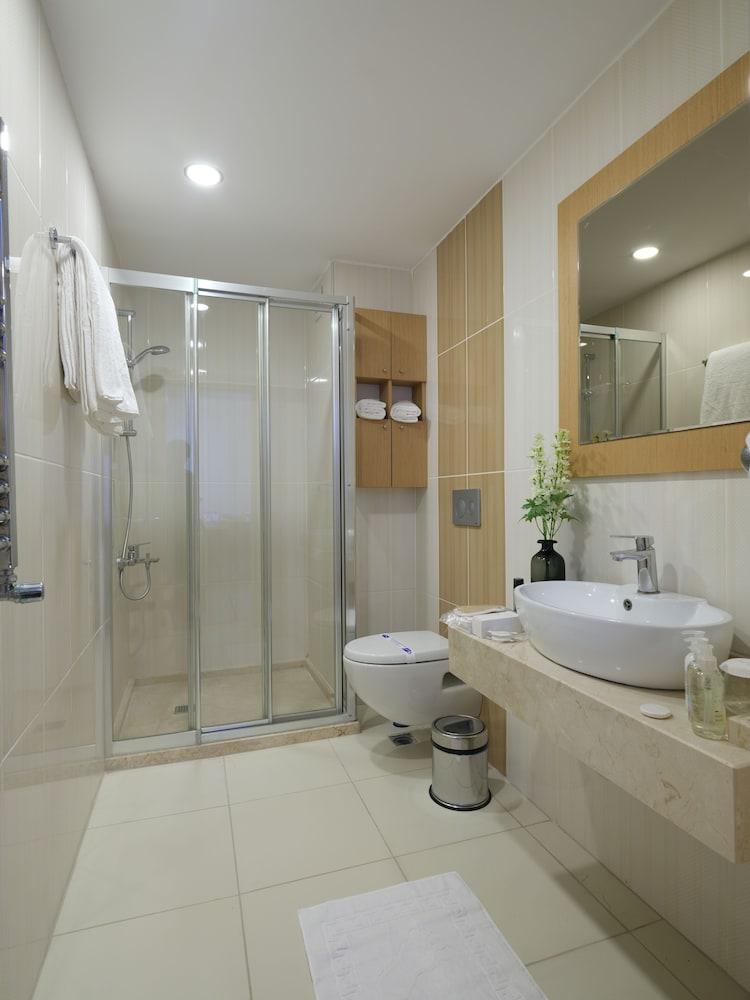 Merlin Hotel Istanbul - Tap to explore photos