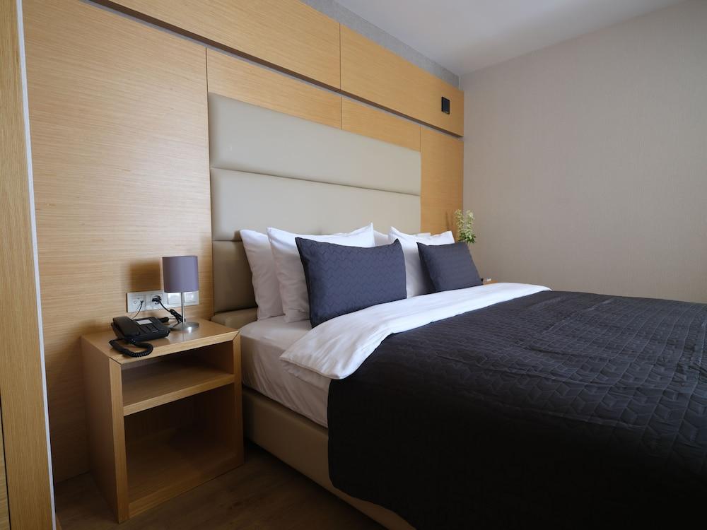Merlin Hotel Istanbul Room Type - Standard Triple Room