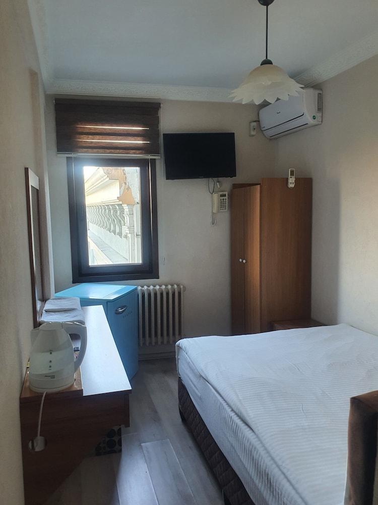 Biter Hotel Room Type - Economy Double Room