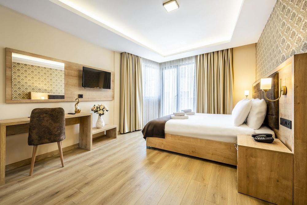 Emin Palace Room Type - Basic Room