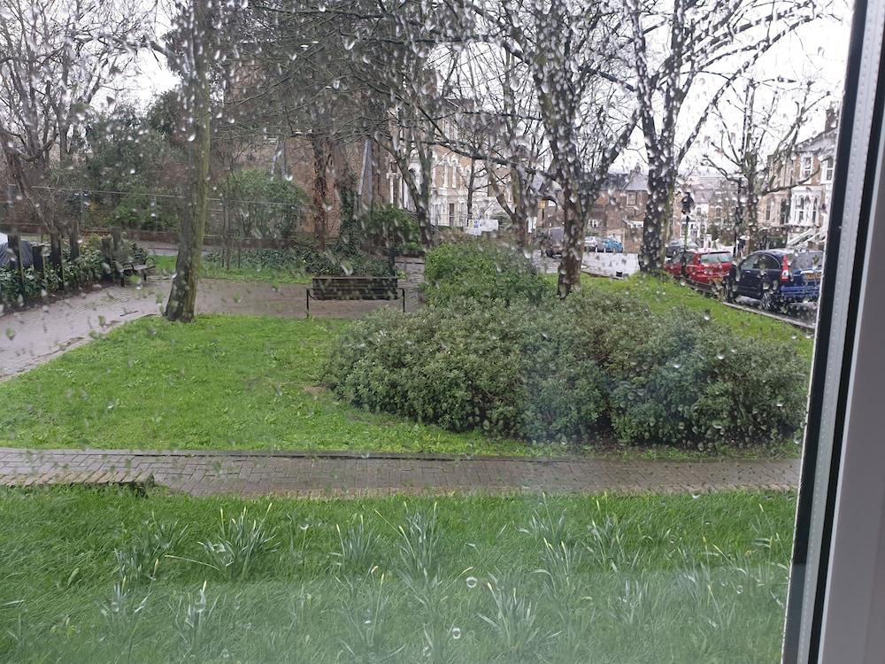 Islington Highbury Arsenal Beautiful Apa - Tap to explore photos