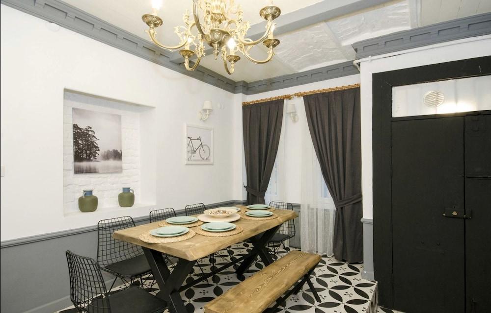 Stylish Triplex House Balat - Tap to explore photos