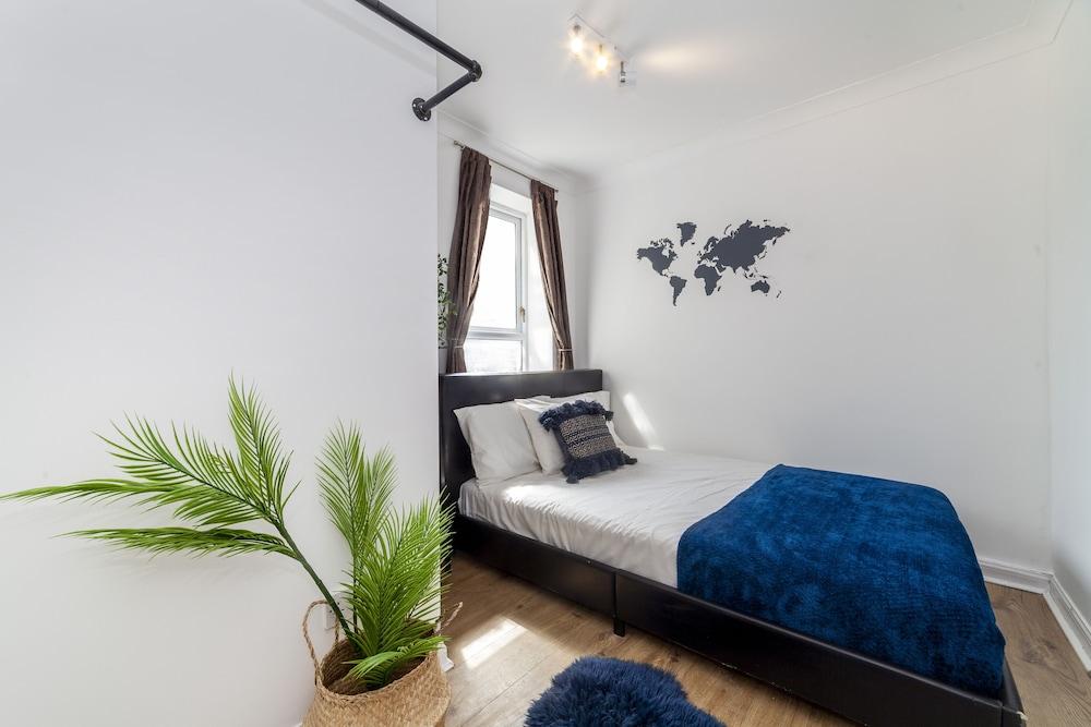 Homely 2-bed Apartment in London - Tap to explore photos
