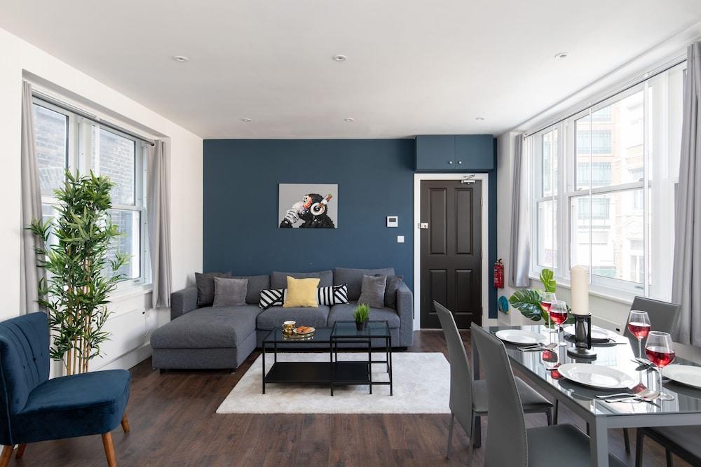 home.ly London Liverpool Str Apartments - Tap to explore photos