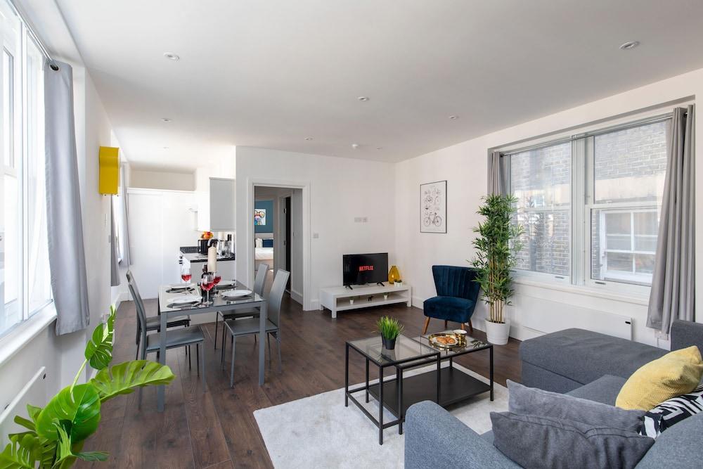 home.ly London Liverpool Str Apartments - Tap to explore photos