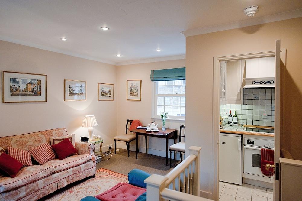 The London Agent Pimlico King Bed - Tap to explore photos
