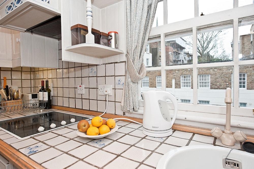 The London Agent Pimlico King Bed - Tap to explore photos