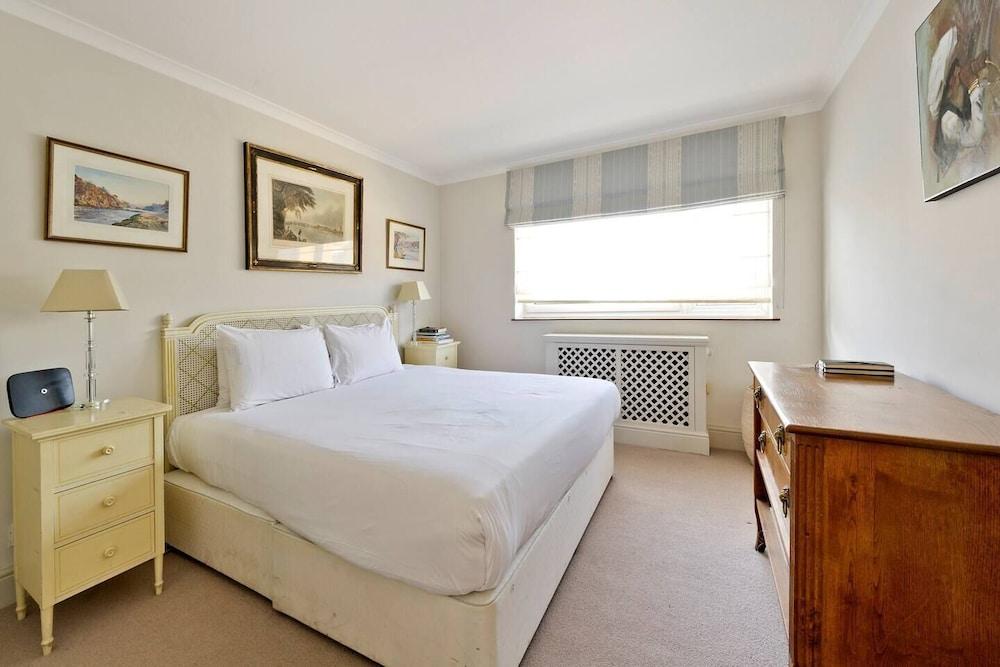 Bright 2-bed Apartment in Fashionable Chelsea - Tap to explore photos