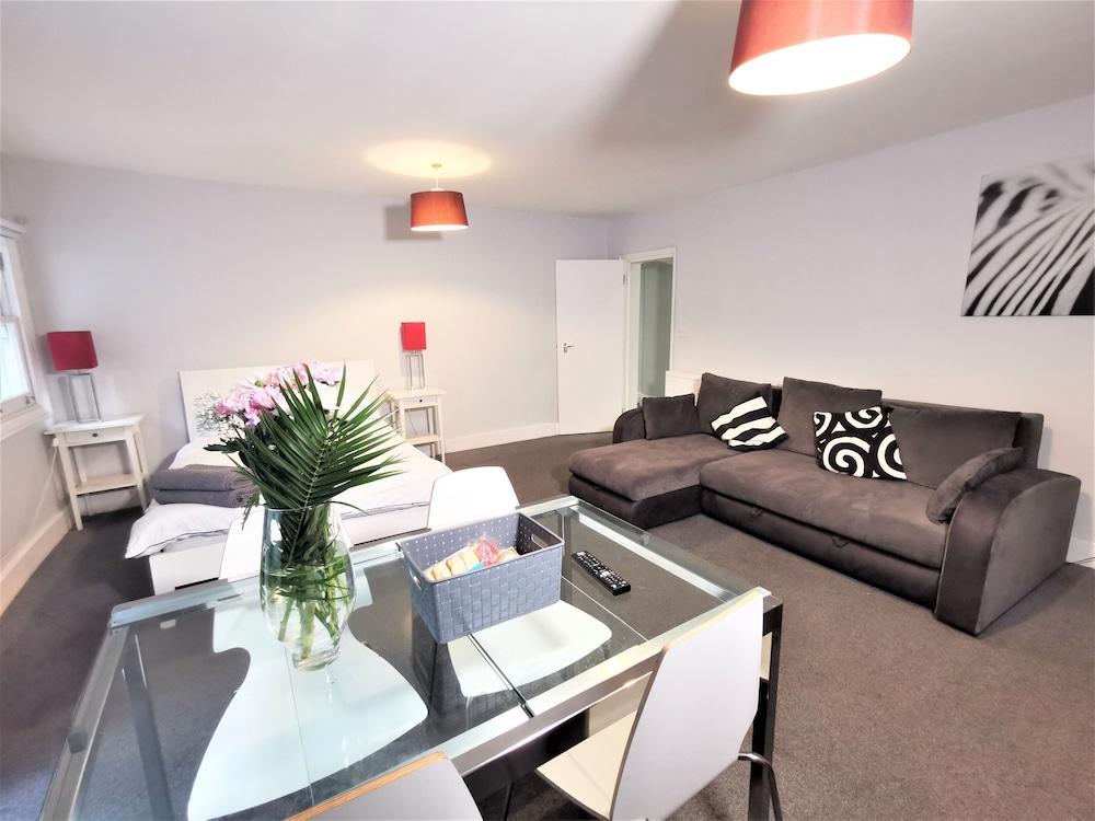 Spacious 2 bed flat in Camden