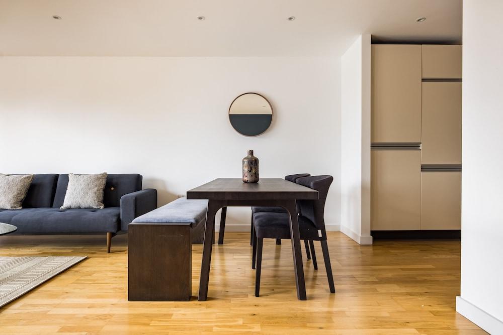 The Liverpool Street Apartments - Tap to explore photos