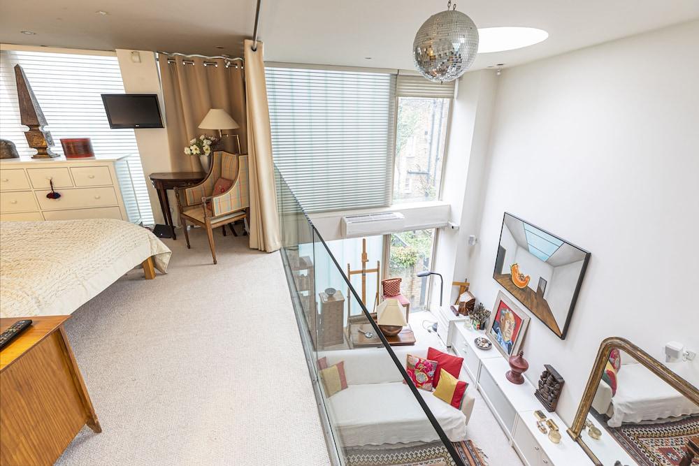 JOIVY Artsy Studio Flat in Fulham near River Thames - Tap to explore photos