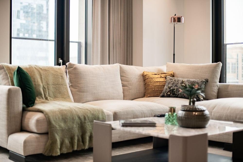 Fabulous One Bedroom Apartment in Exclusive Canary Wharf - Tap to explore photos