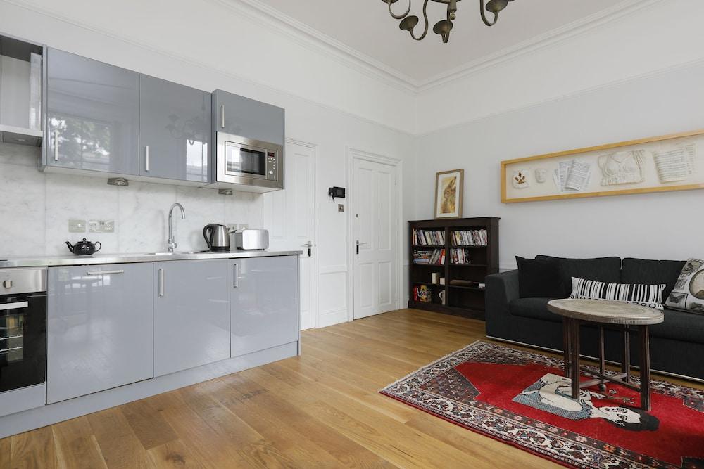 JOIVY Elegant 1-bed flat in Islington, sleeps 2 - Tap to explore photos