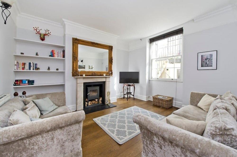 Charming 2-bed Apt, Pimlico - Tap to explore photos