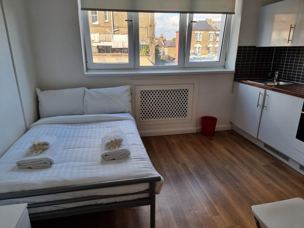 LOVELY STUDIOS NORTH KENSINGTON - Tap to explore photos