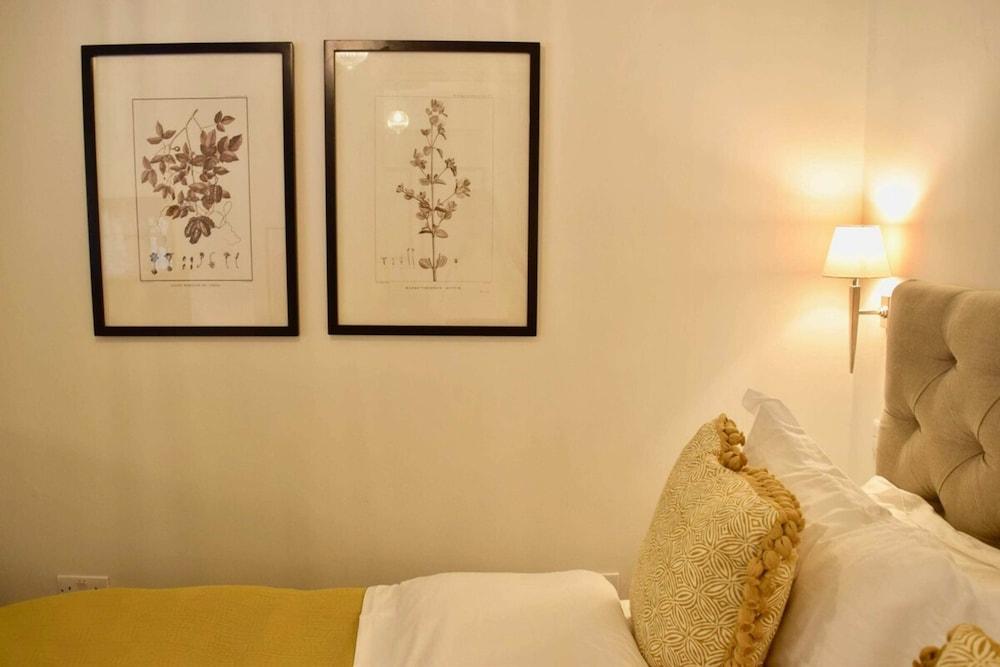 Stylish, Luxury Near Shoreditch High Street - Tap to explore photos