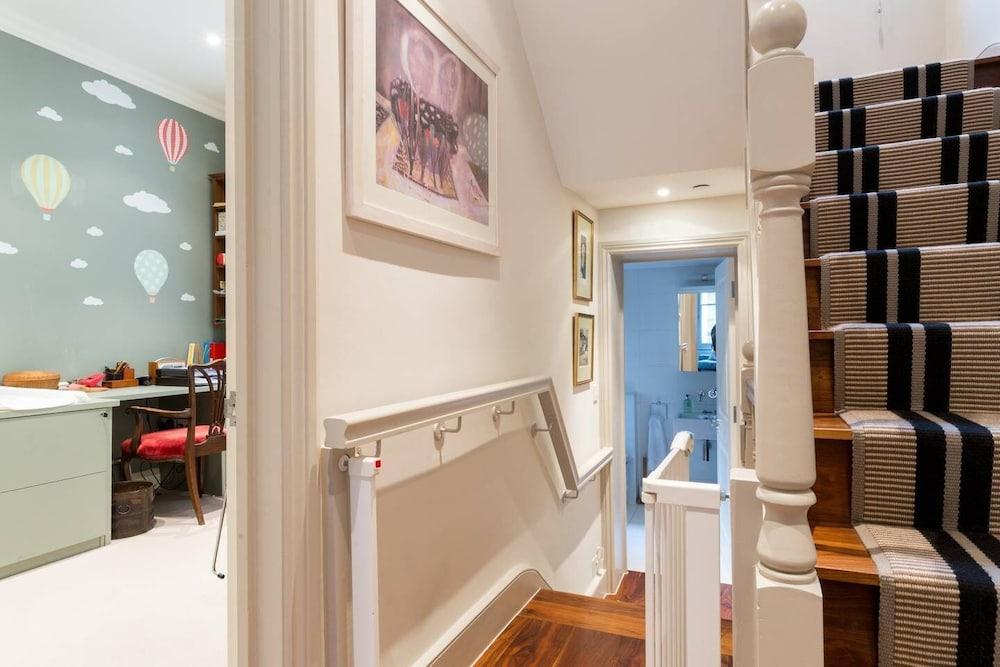 Cosy 1-bed Home, Notting Hill - Tap to explore photos