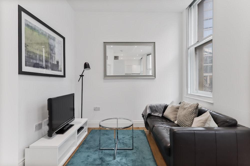 Cosy 1 Bed Apartment by Liverpool Street - Tap to explore photos