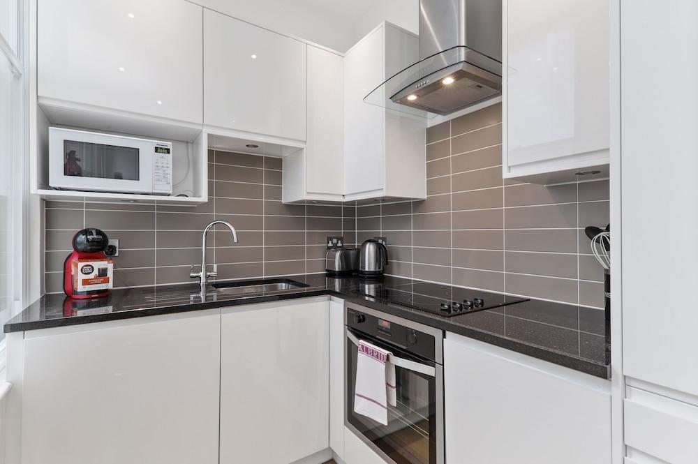 Cosy 1 Bed Apartment by Liverpool Street - Tap to explore photos