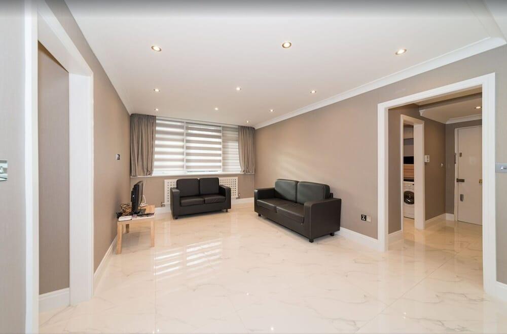 Newly Refurbished Flat Hyde Park London - Tap to explore photos