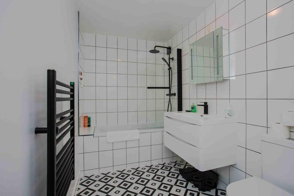 Cosy & Comfortable 2 Bedroom in Hackney Shoreditch - Tap to explore photos