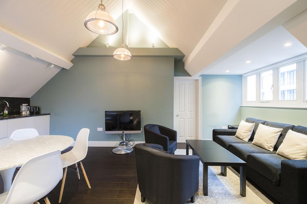 JOIVY Cozy Flat for 2 near Marble Arch Station - Tap to explore photos