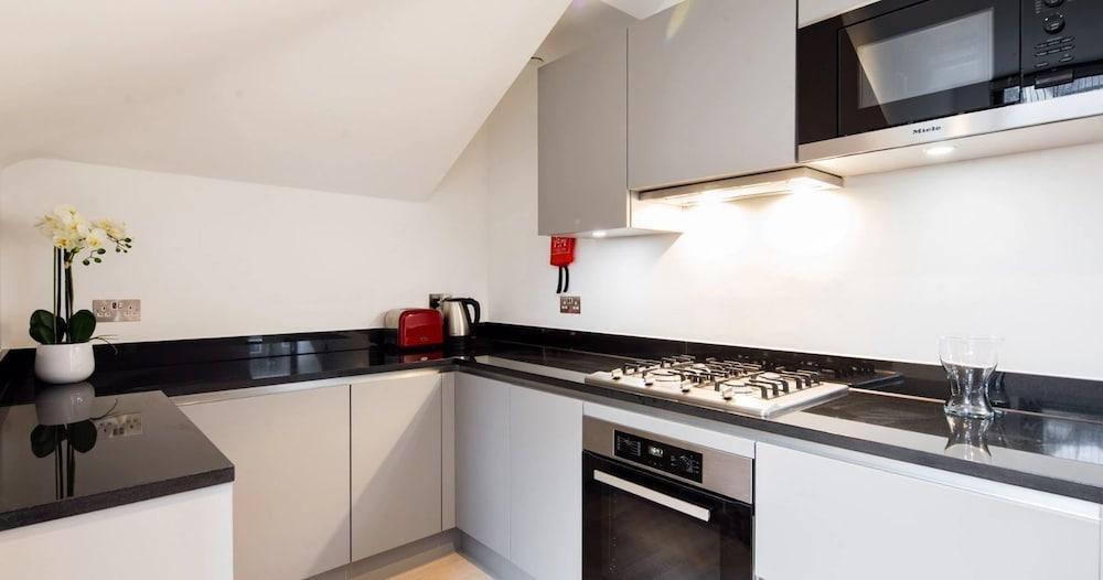 Urban Stay Fitzrovia Apartments - Tap to explore photos